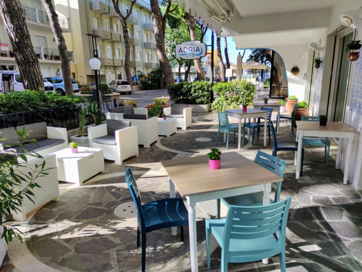 Hotel Adria B&B - Colazione Fino Alle 12 Misano Adriatico Ngoại thất bức ảnh