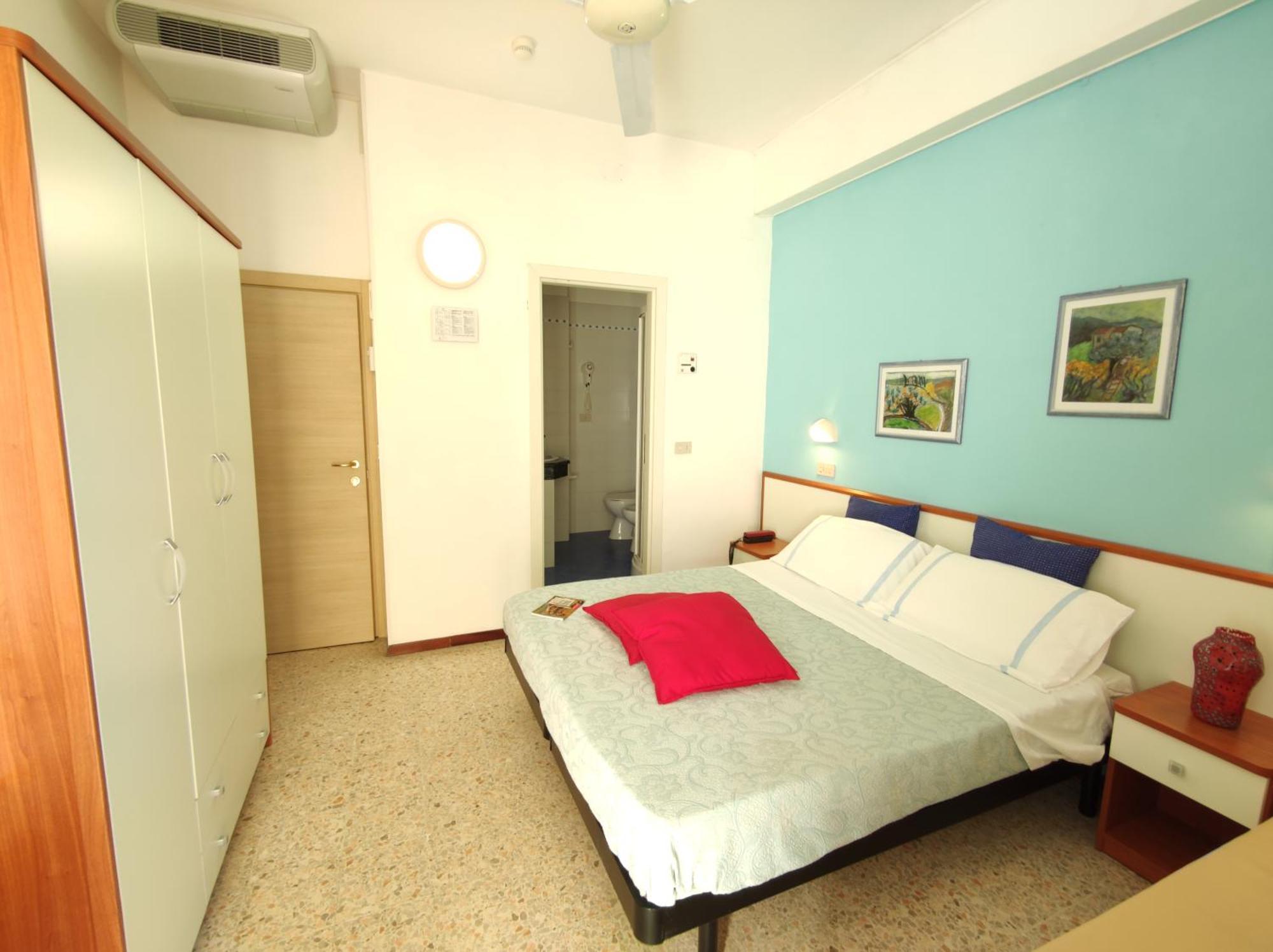 Hotel Adria B&B - Colazione Fino Alle 12 Misano Adriatico Phòng bức ảnh