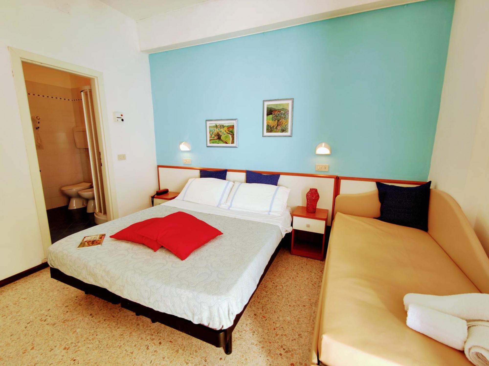 Hotel Adria B&B - Colazione Fino Alle 12 Misano Adriatico Phòng bức ảnh