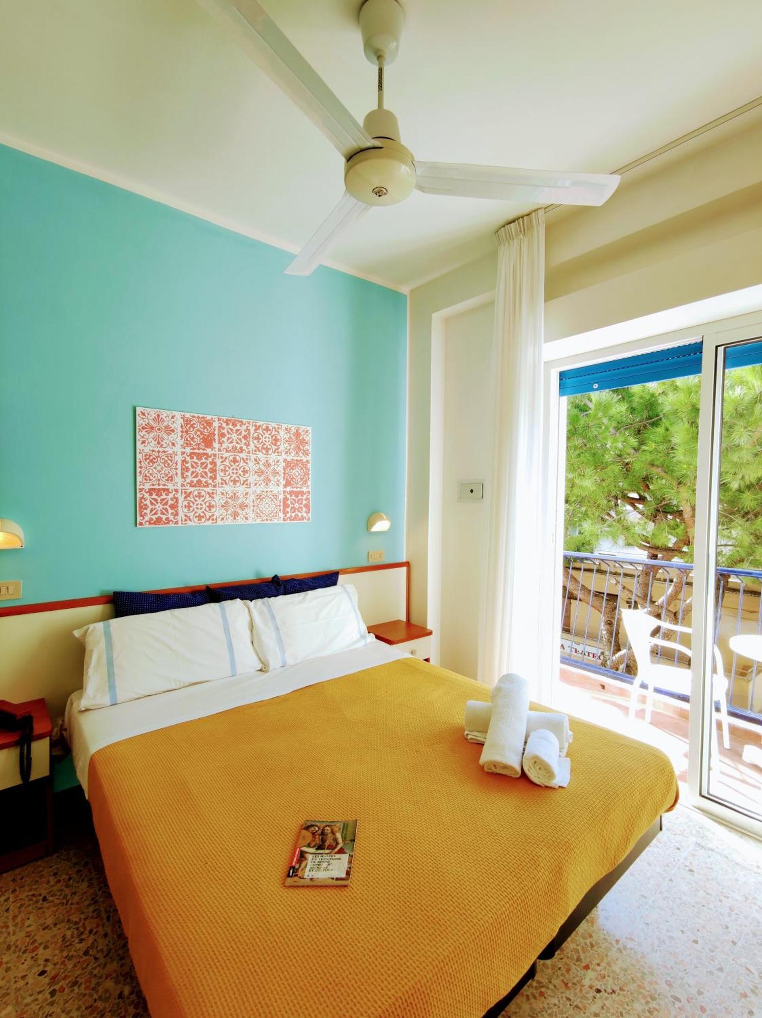 Hotel Adria B&B - Colazione Fino Alle 12 Misano Adriatico Phòng bức ảnh